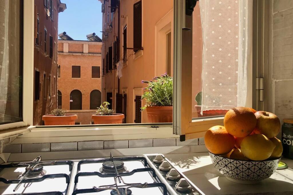 Vlad House, Close The Colosseum Рим Екстериор снимка